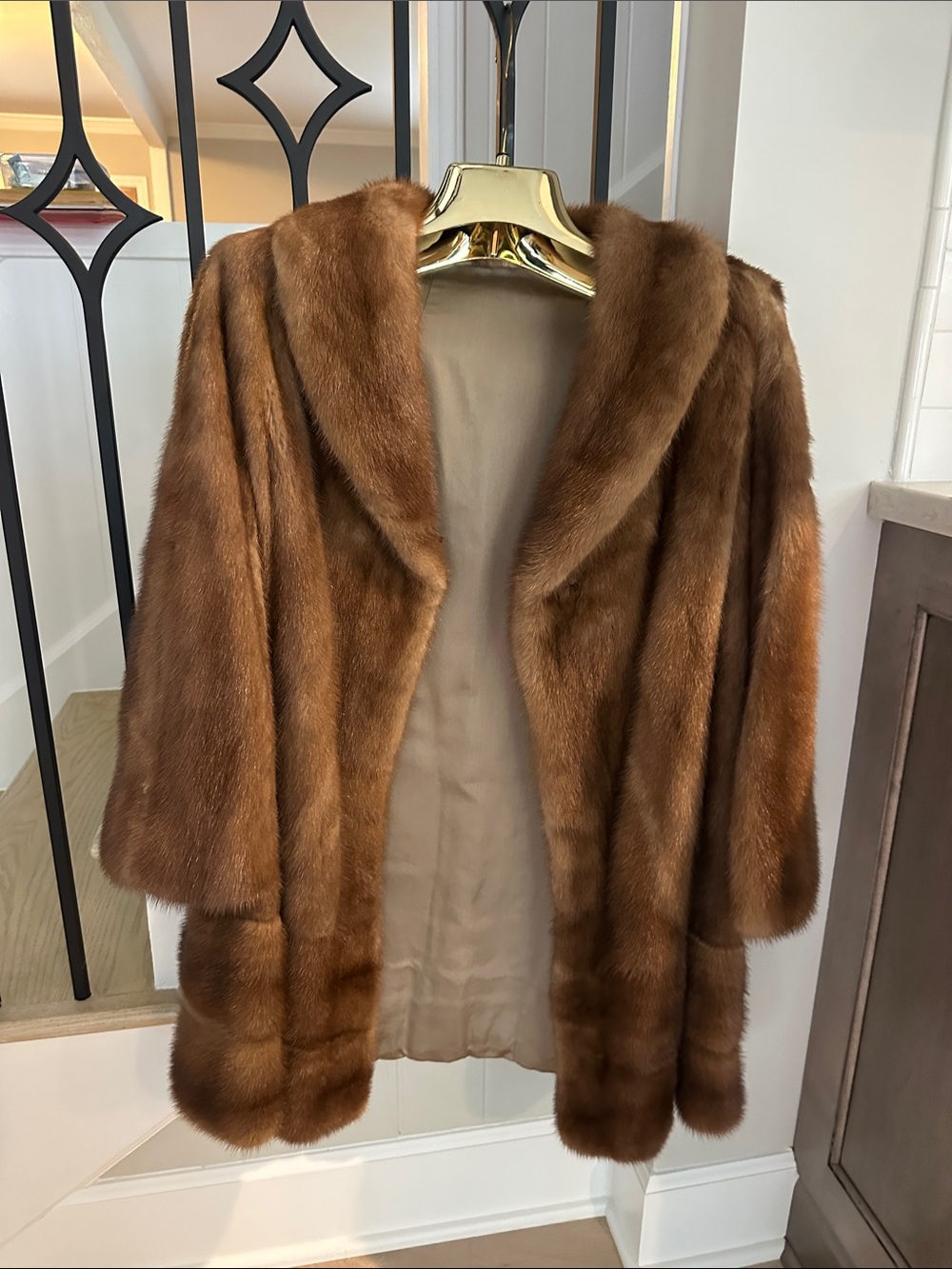 Luxurious 100% Pure Brown Mink Fur Coat - Size M